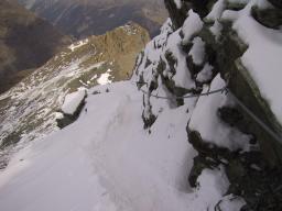 Sep 25 21:00:08 2000