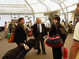 Nov 28 04:38:06 1999